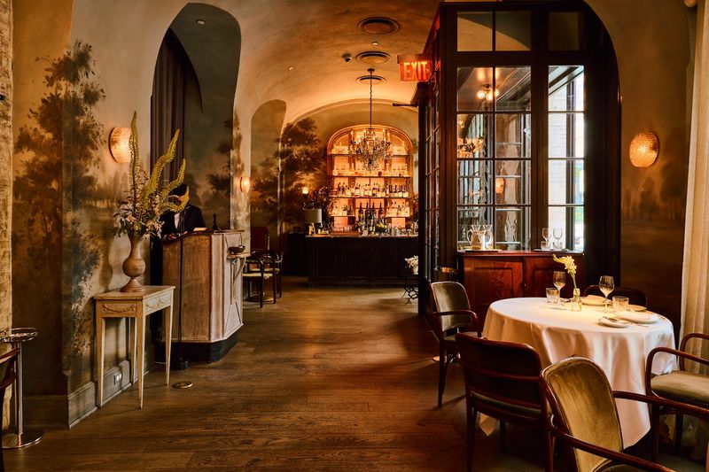 Le Coucou Is The SoHo Restaurant New York Cannot Stop Talking About