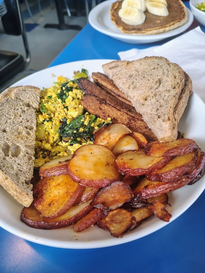 Vegetarian And Vegan Options Make This Old-School Diner Feel Surprisingly Current