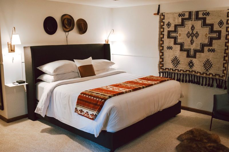 Lodge Rooms With Mountain Character