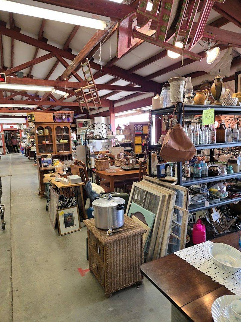 49 South Antique And Flea Market