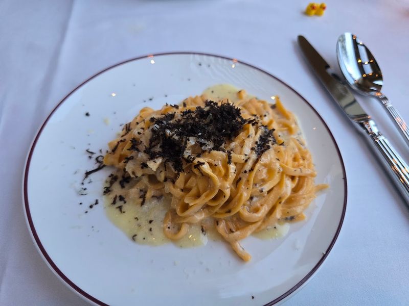 Neapolitan Heritage Shapes The Menu