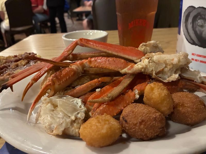 All-You-Can-Eat Crab Legs Worth Every Minute Of The Wait
