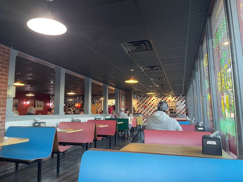 The Throwback Atmosphere That Makes The Meal Even Better