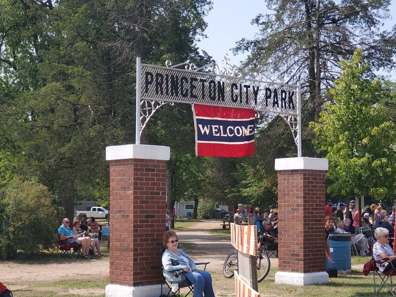 City Park Gives The Market Its Shady Small-Town Setting