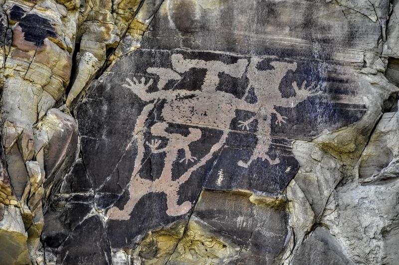 What Over 300 Petroglyphs Actually Look Like Up Close