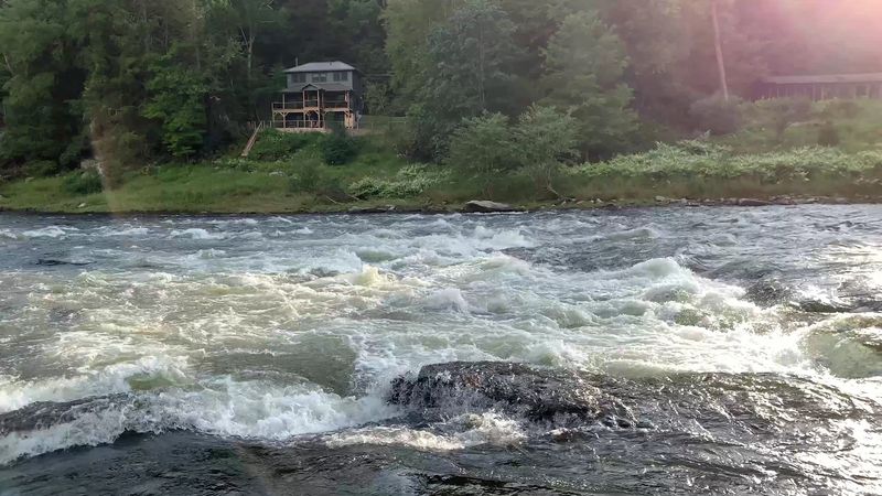 Skinner's Falls Rocky Beach — Cochecton, NY