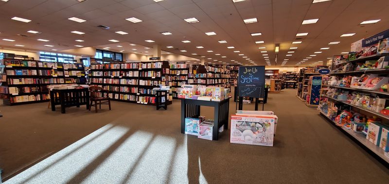 A Store Layout That Invites Wandering