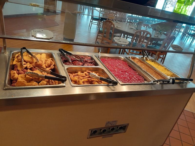 A Buffet Spread That Keeps People Coming Back