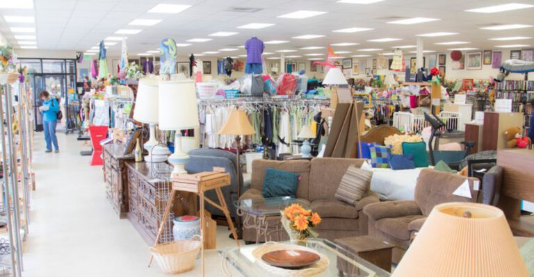 This Idaho Thrift Store Is So Massive Shoppers Stay For Hours
