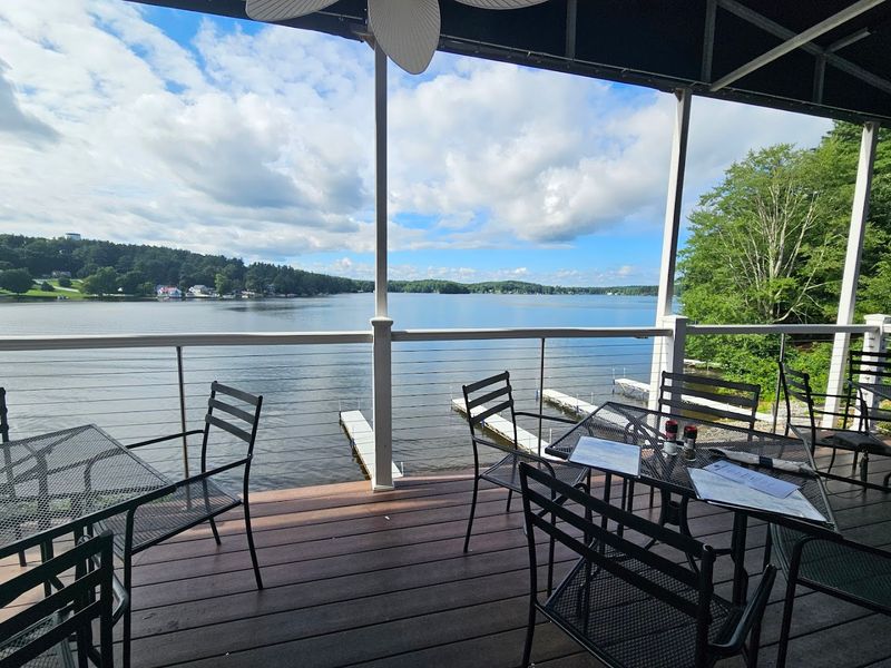 The Lakeside Setting That Makes Every Meal Feel Special