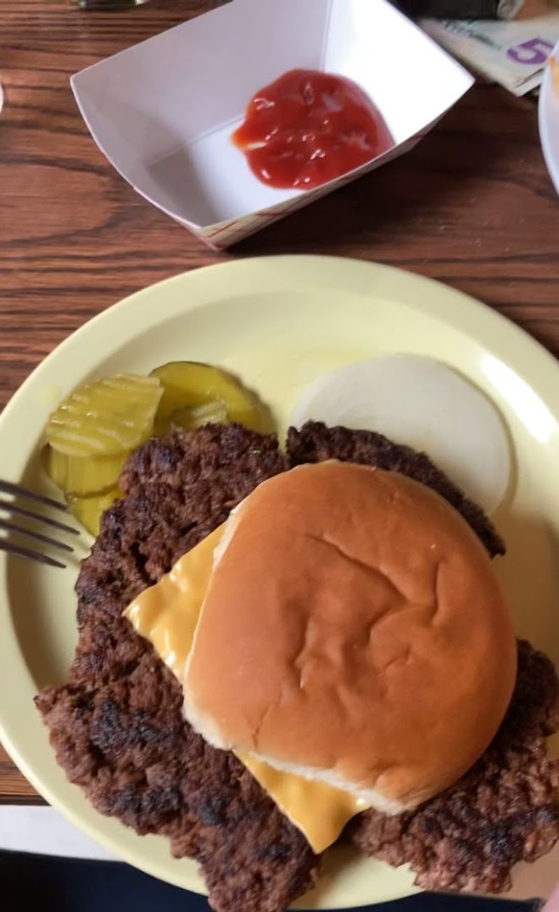 The Cheeseburger Everyone Comes For