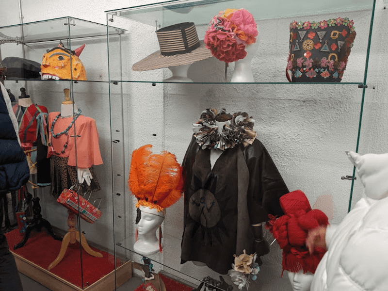 A Warehouse Where Creativity Has No Price Tag