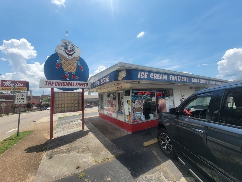 Knoxville Locals Keep Coming Back Because The Food Still Delivers