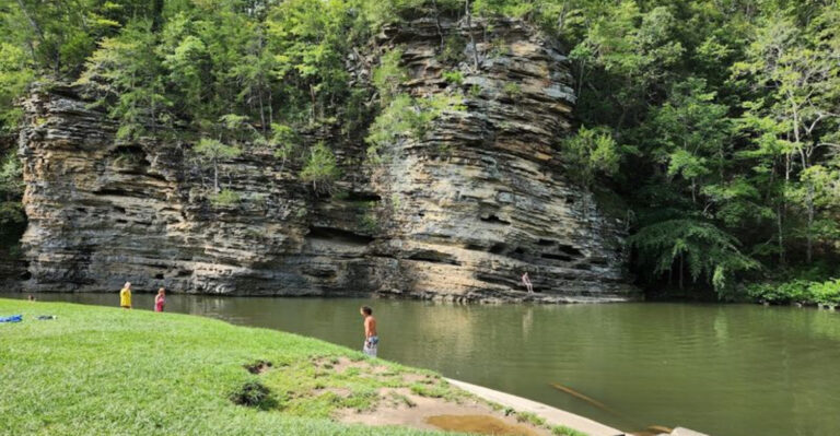 This Secluded Tennessee Swimming Hole Feels Like A Secret You Are Not Supposed To Know About