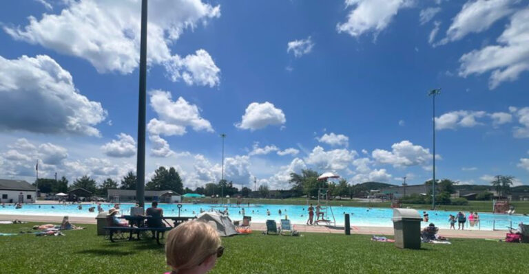 This Spring-Fed Pool In Tennessee Is One Of The Largest In The Nation