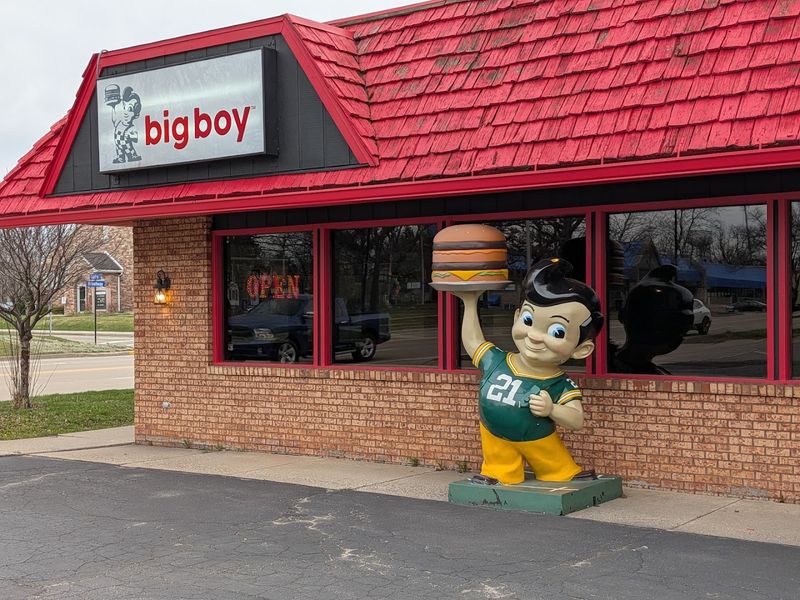Big Boy Brought A Classic Burger Brand Back To Wisconsin