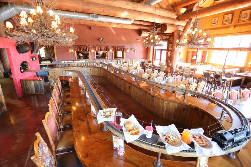 Miniature Trains Bring Food Right To The Table