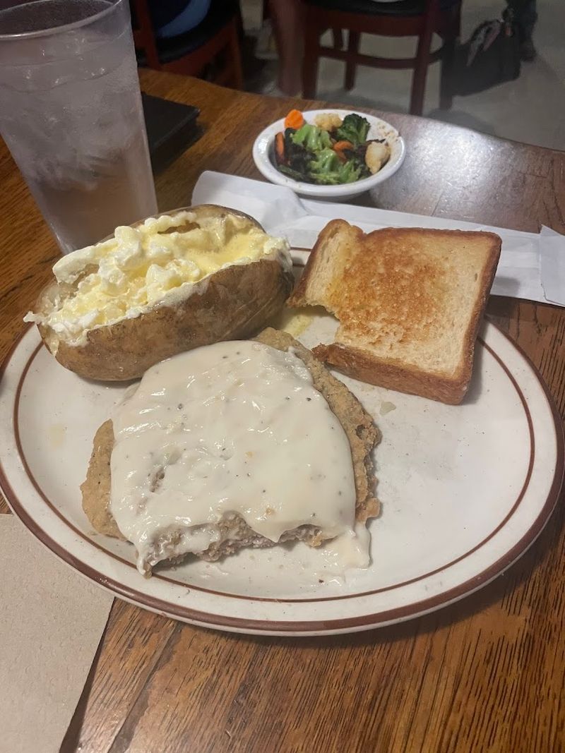 Chicken Fried Steak That Actually Lives Up To The Hype