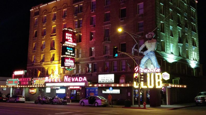 Hotel Nevada Café