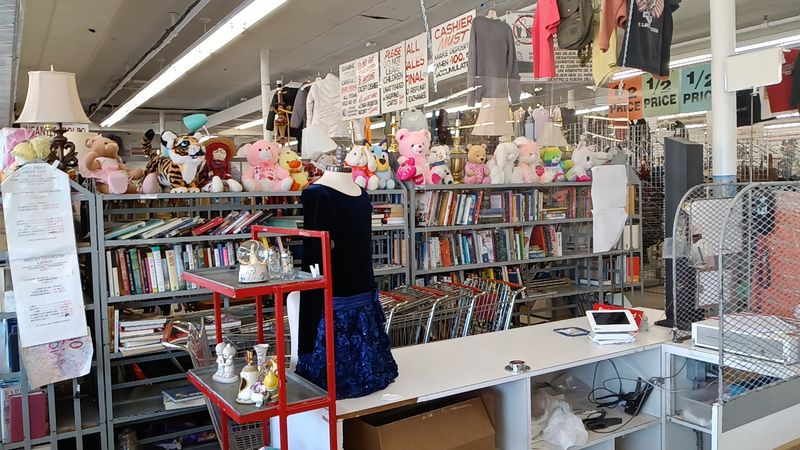 Village Discount Outlet