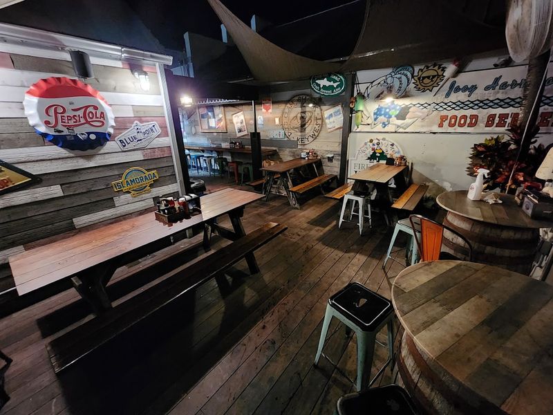 DJ's Clam Shack