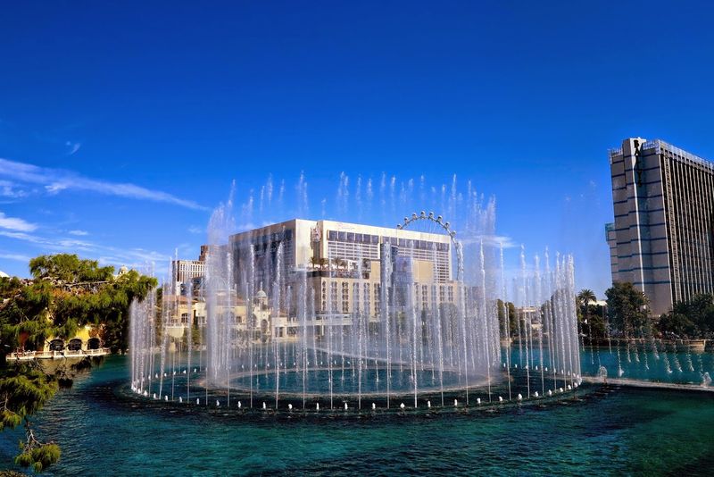 More Than A Thousand Fountains Move In Sync