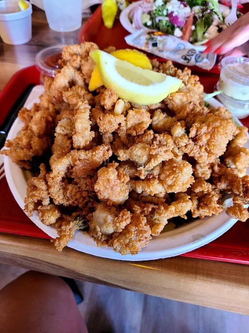The Fried Seafood That Keeps People Coming Back