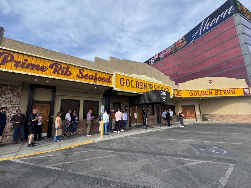 The Golden Steer Proves Classic Las Vegas Never Really Left