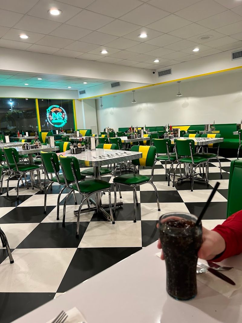 A Diner That Never Clocks Out