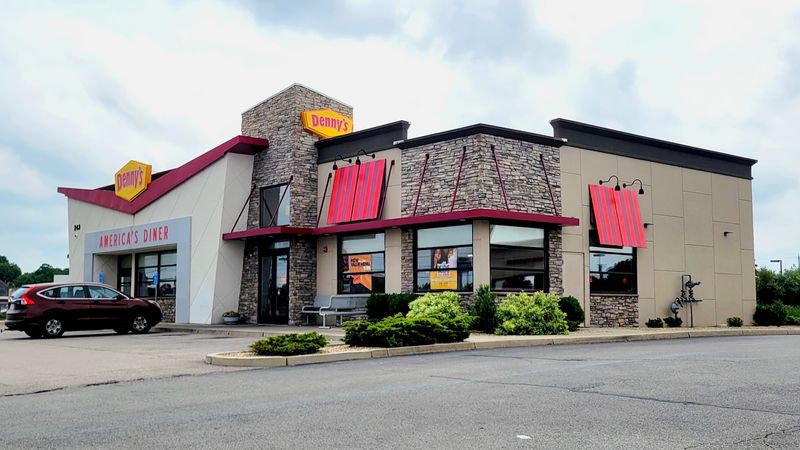 Denny's, Fall River