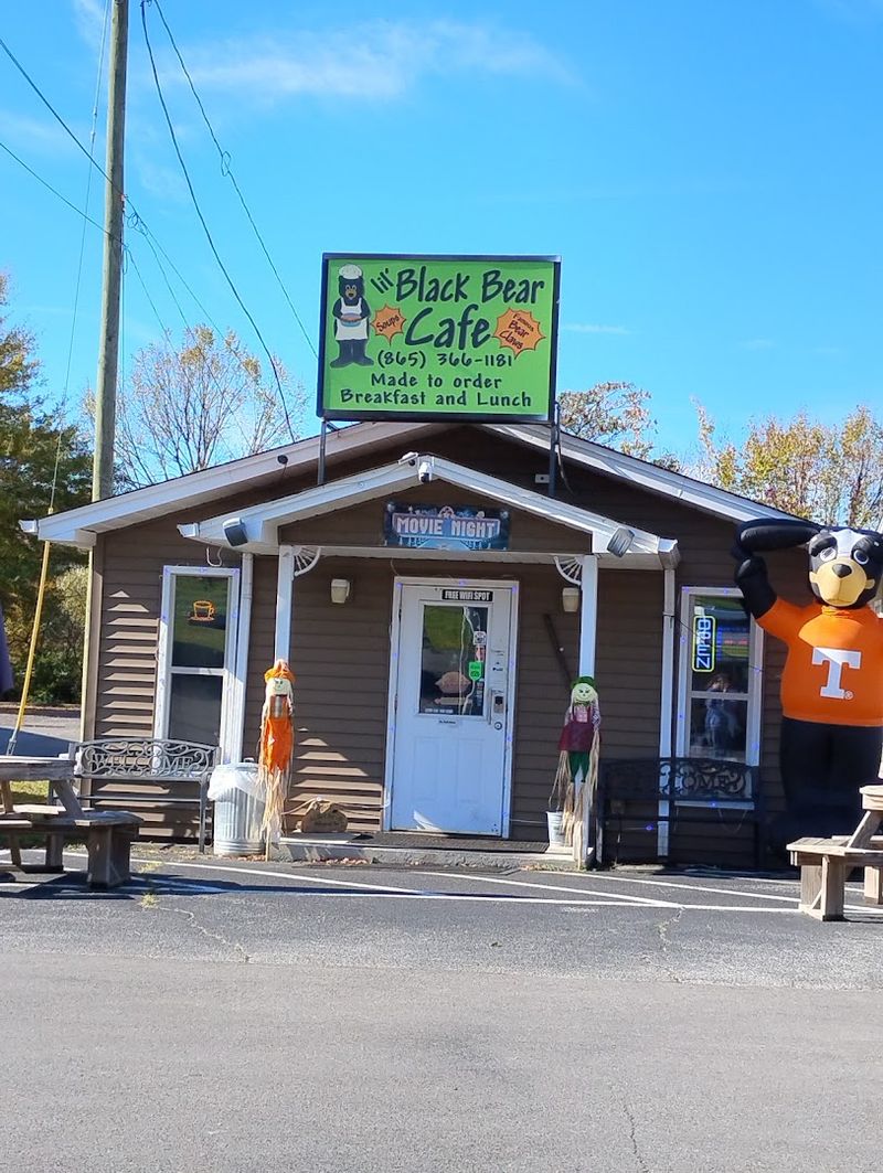 Lil Black Bear Cafe, Pigeon Forge
