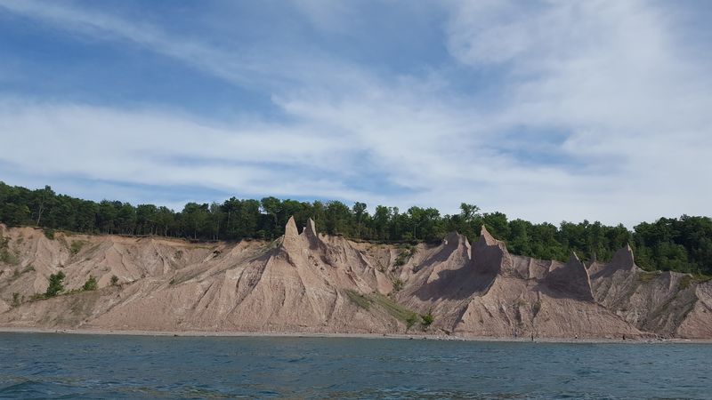 Chimney Bluffs State Park