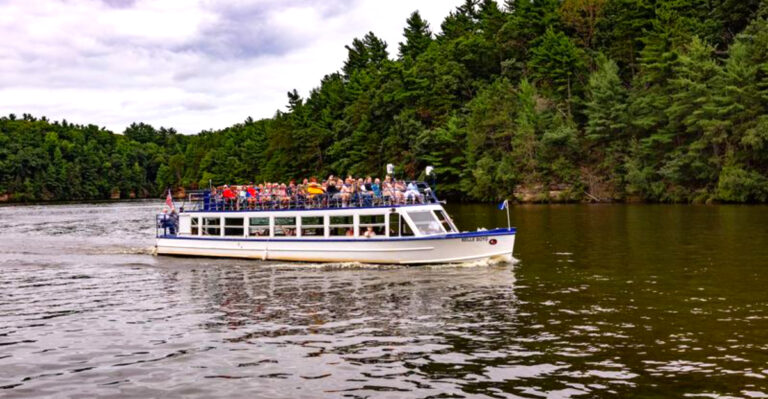 6 Best Duck Boat Rides And Scenic River Tours In Wisconsin Dells
