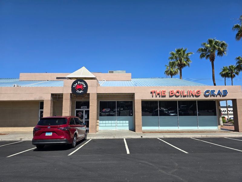 The Boiling Crab Turns Dinner Into A Full-On Experience