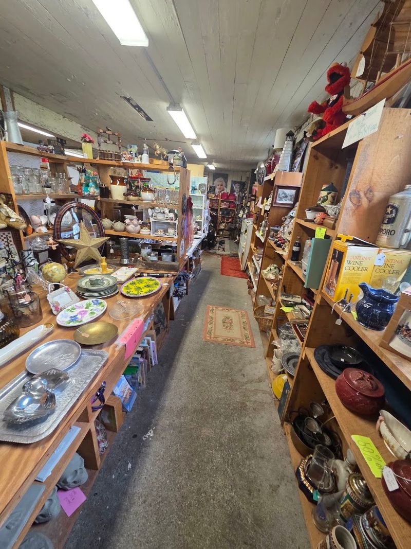 Over 40 Vendors Every Weekend