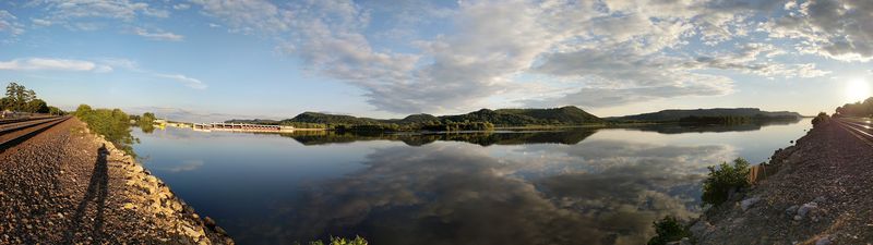 The Mississippi River Setting That Makes Everything Feel Cinematic