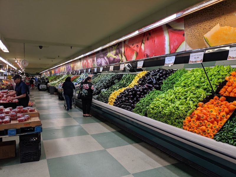 Parking, Access, And Practical Shopping Tips
