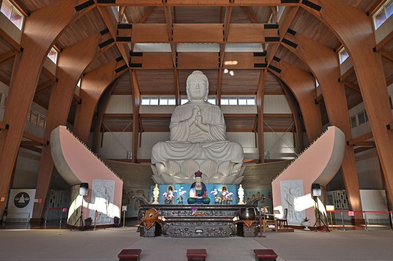 Chuang Yen Monastery: Where Majesty Meets Serenity