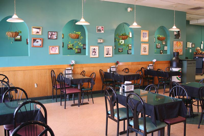 Dine-In And Takeout Suit Any Pizza Night