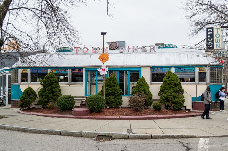 Deluxe Town Diner, Watertown