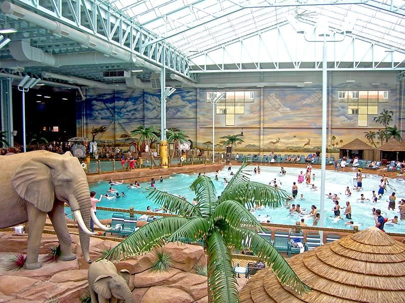 The Indoor Water Park That Makes Winter Irrelevant