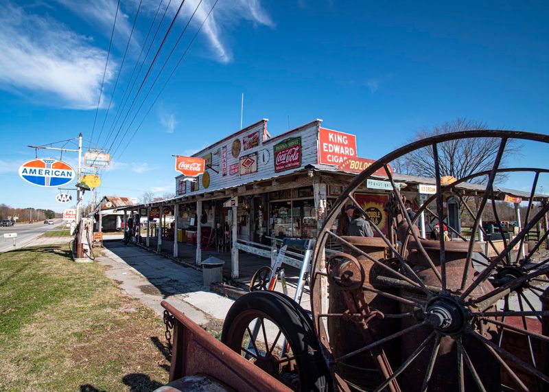 Ike's Amish Depot And A Taste Of Living History