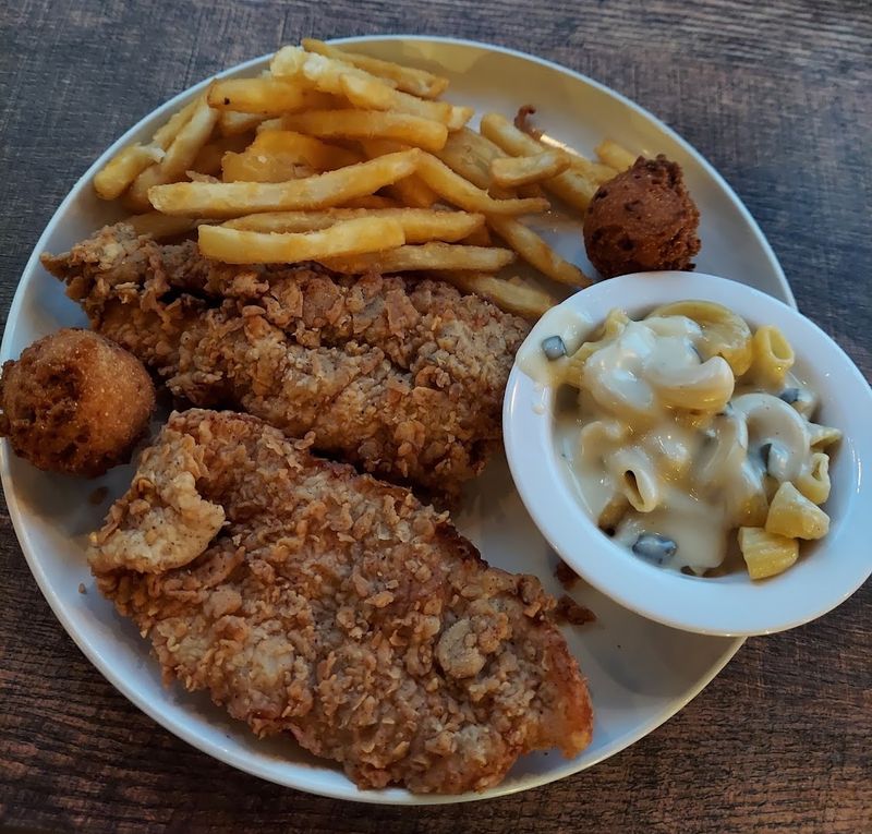 Savoring Classic Southern Dishes