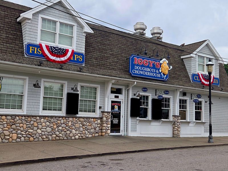 Iggy's Doughboys And Chowder House Warwick