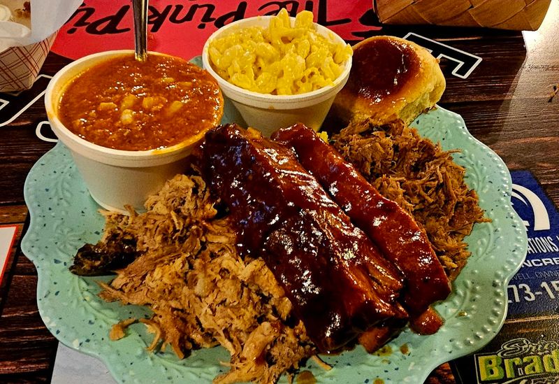 Pairing Sides That Complement Pulled Pork Dishes