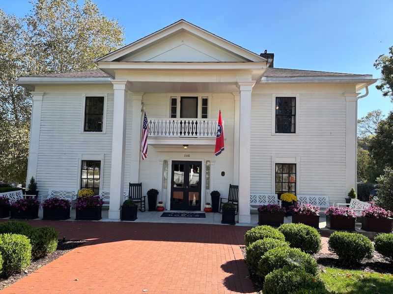 Miss Mary Bobo's Restaurant