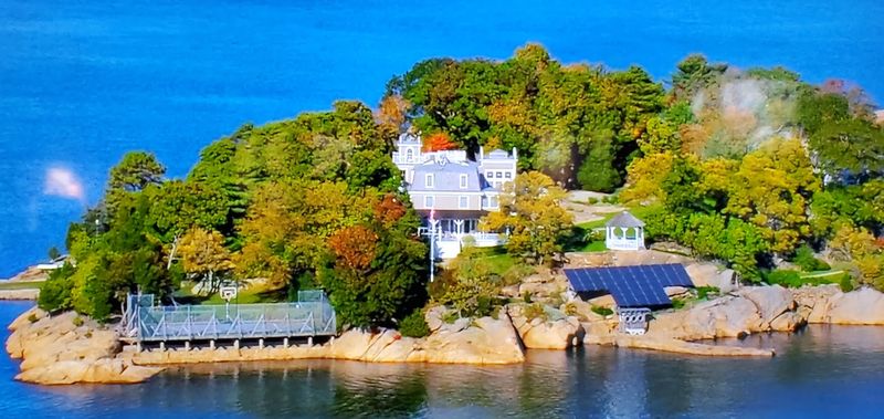 Picnic Ideas For Enjoying Waterfront Locations