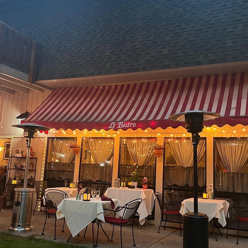 Le Bistro