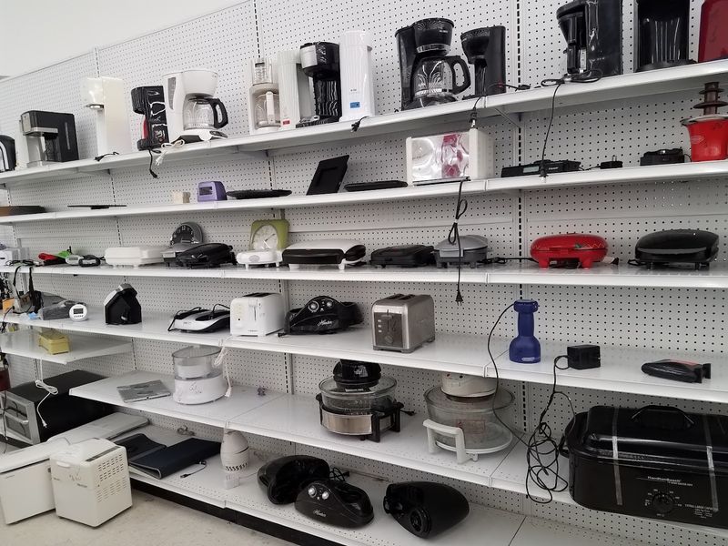 Housewares, Glassware, and Kitchen Finds