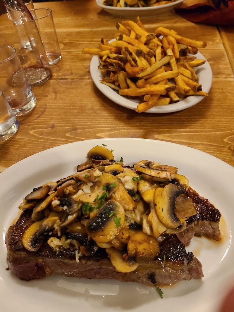 Lunch Service Offers A Different Pace At The Same Address
